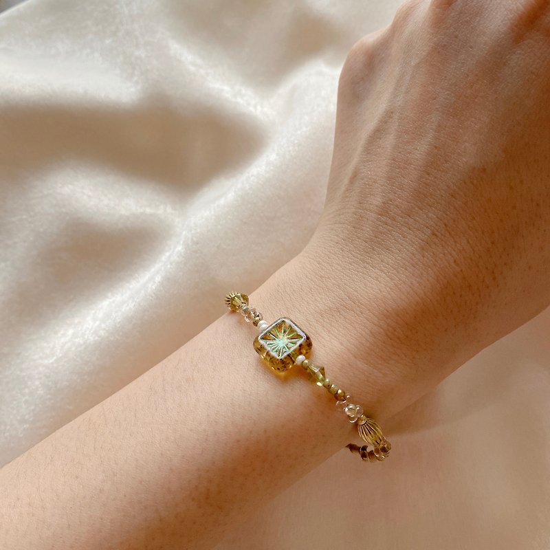 Sun flowers - Brass bracelet - สร้อยข้อมือ - ทองแดงทองเหลือง หลากหลายสี
