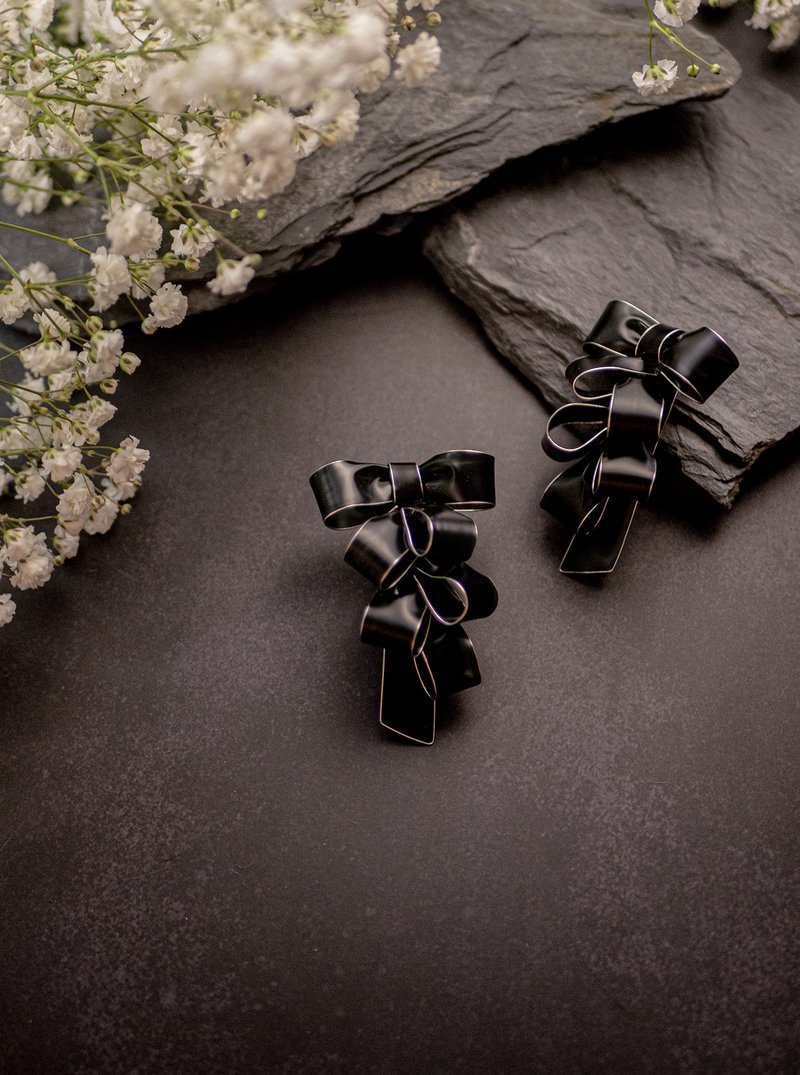 Yunyu RIBBON (large style) / translucent matte black / made to order - ต่างหู - พลาสติก สีดำ