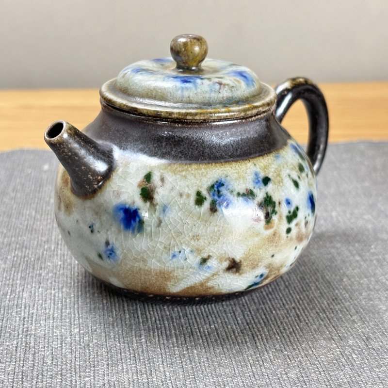 Wood-fired multicolored rock mineral teapot 300cc/Wang Wenyu/Liangshi Meiqi - ถ้วย - ดินเผา 