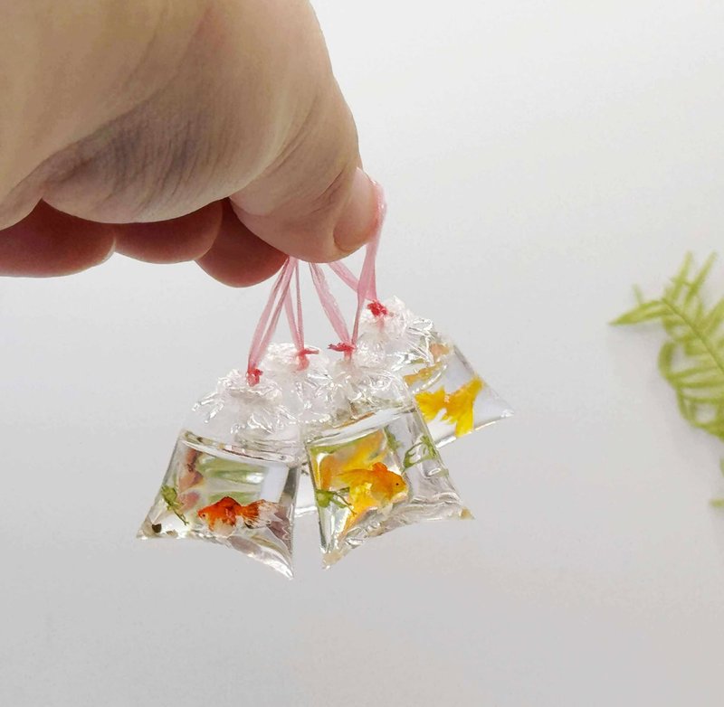 手工黏土 迷你 微縮 金魚袋 琉金金魚 療癒擺飾 - 擺飾/家飾品 - 其他材質 橘色