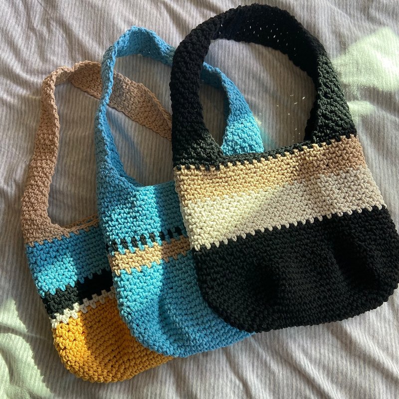 手工編織  鉤針 肩包/側背包/托特包/編織包 - 側背包/斜背包 - 其他材質 多色