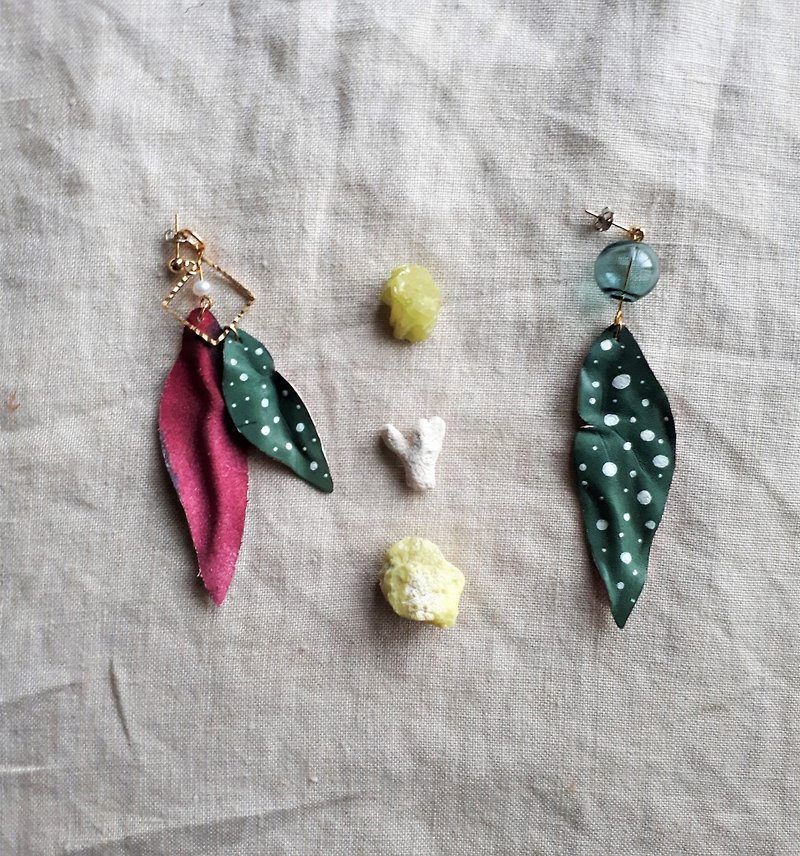 Star Begonia Earrings_Hand Dyed Plastic Leather - Earrings & Clip-ons - Genuine Leather Green