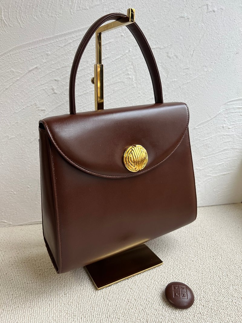 Beautiful second-hand bag Vintage Givenchy brown small gold buckle handbag - กระเป๋าถือ - หนังแท้ สีนำ้ตาล
