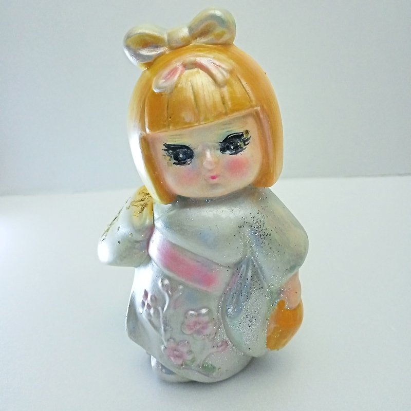 Hand painted Japanese doll with a pearl shine. - Items for Display - Pottery White