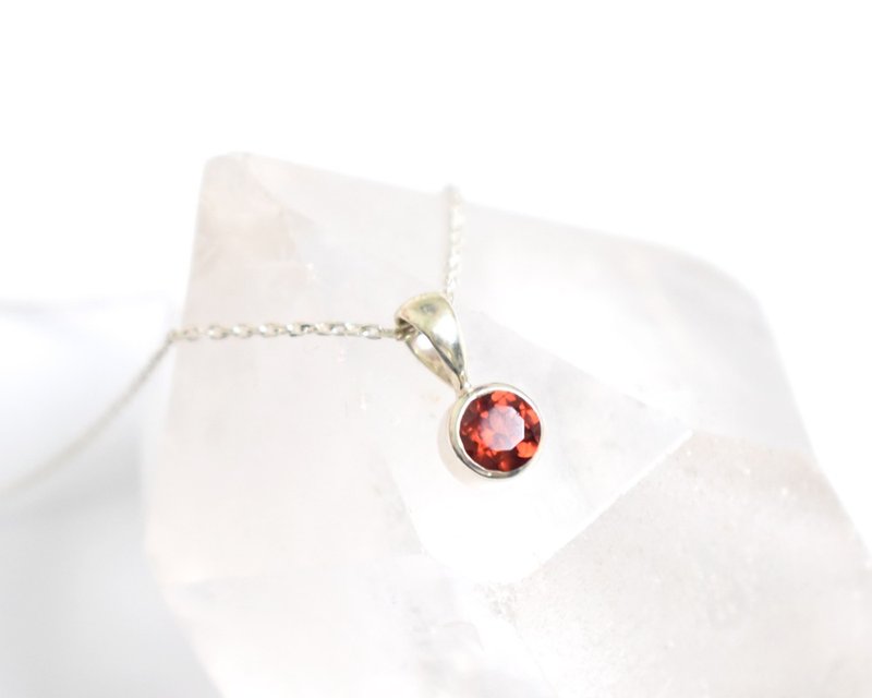 Deep red garnet grain Silver necklace - สร้อยคอ - เครื่องเพชรพลอย สีแดง