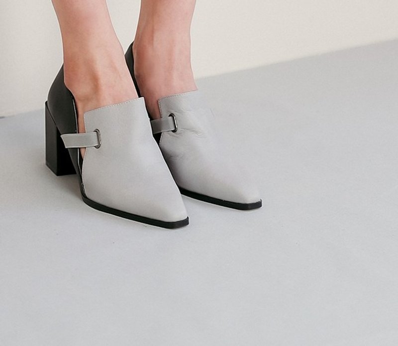 [Showcase clear] side corner basket empty bandage decoration leather thick heel shoes gray - รองเท้าส้นสูง - หนังแท้ สีเทา