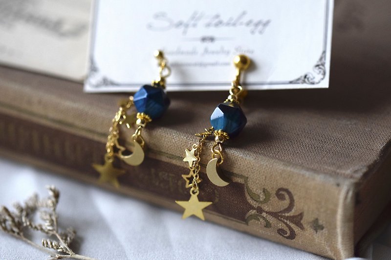 Star & Moon Blue Tiger Eye Natural Stone Earrings / Clips-on Earrings - ต่างหู - คริสตัล สีน้ำเงิน