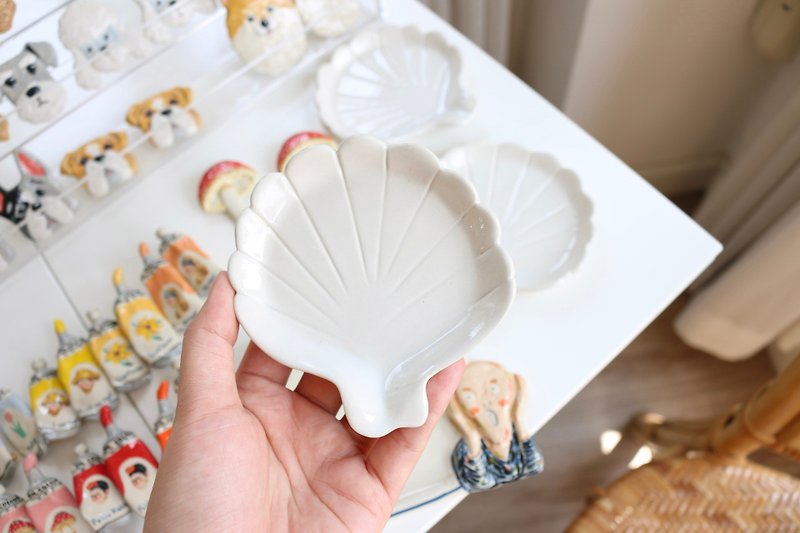 Ceramic Shell Plate - Pottery & Ceramics - Pottery White
