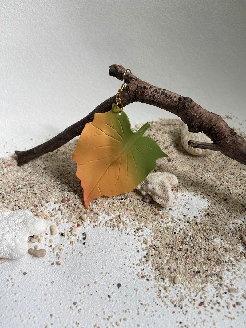 秋光葉影 軟陶耳環/耳夾 - 耳環/耳夾/耳骨夾 - 其他材質 