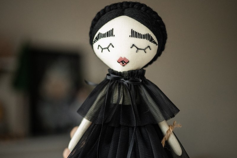 Handmade rag doll with black hair / Interior nursery decor / Custom art doll - 公仔模型 - 其他材質 黑色