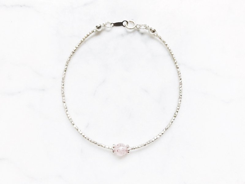 :: Silver ore series:: Light-colored Strawberry Crystal (Light Pink) Mini Silver Silver Bracelet - สร้อยข้อมือ - เงิน 