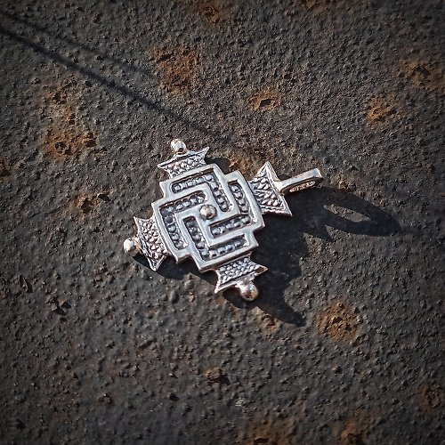 Gogodzy Solar symbol silver necklace pendant,Handmade Svarga pendant,rotating cross