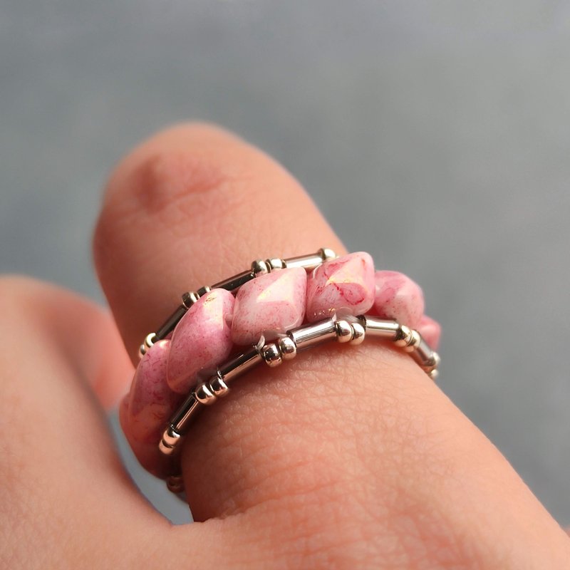 Beautiful pink ring Silver bead ring Handmade ring Unique jewelry Elastic ring - 戒指 - 其他材質 粉紅色