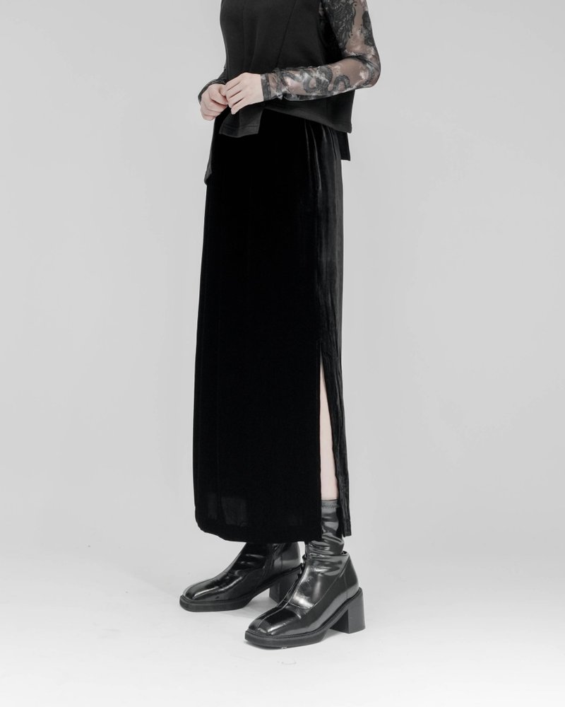 MUKK DESIGN velvet floor-length slit skirt - กระโปรง - ผ้าไหม สีดำ