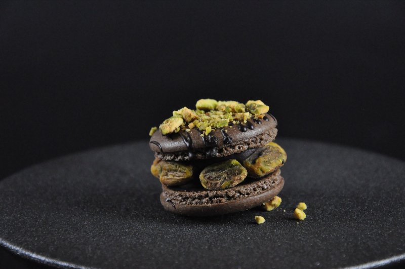 ENDURE/French pistachio chocolate macaron - Cake & Desserts - Other Materials 