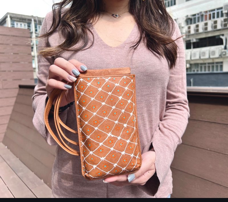 手工羊皮革丨隨身側包-小餅乾 - 側背包/斜背包 - 真皮 咖啡色