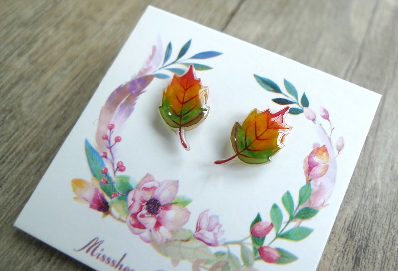 U10 Symphony Maple Leaf Watercolor Hand Painted Style Maple Leaf Earrings (Auricular/Ear clips) - Earrings & Clip-ons - Plastic 