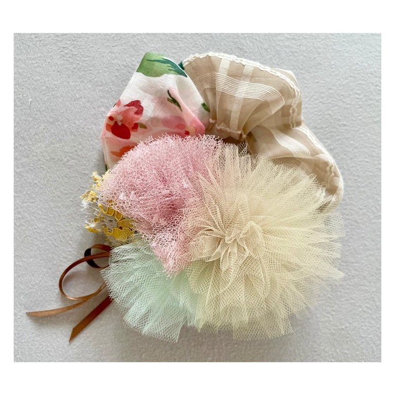 Sustainable Shushu with bonbon - 髮夾/髮圈 - 其他材質 粉紅色