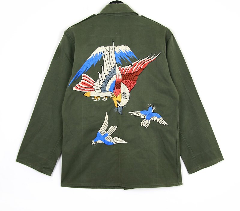 Back to Green:: military uniform embroidered shirt jacket embroidered colorful embroidery // Unisex can wear // vintage (J-01) - เสื้อโค้ทผู้ชาย - ผ้าฝ้าย/ผ้าลินิน สีเขียว