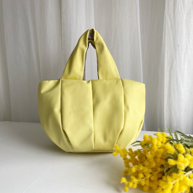 Horseskin Fluffy Tesage Bag Mimosa Yellow Soft Lightweight - กระเป๋าถือ - หนังแท้ สีเหลือง