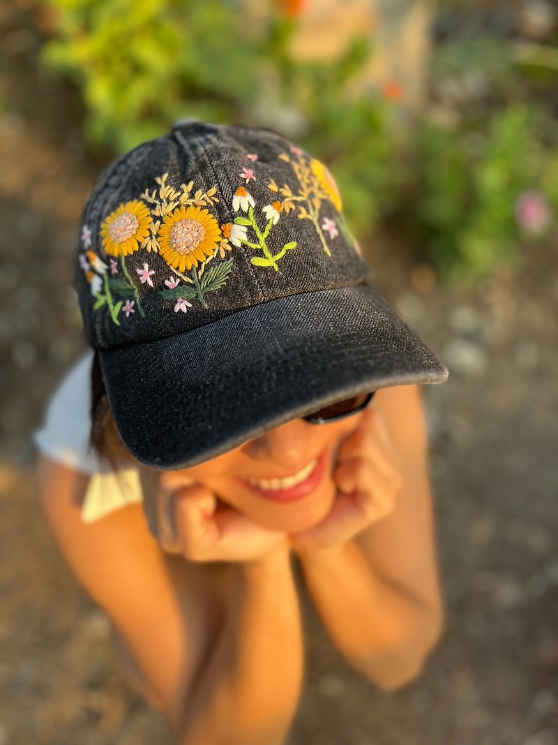 Hand embroidery sun flower black jean cap - Hats & Caps - Cotton & Hemp Black