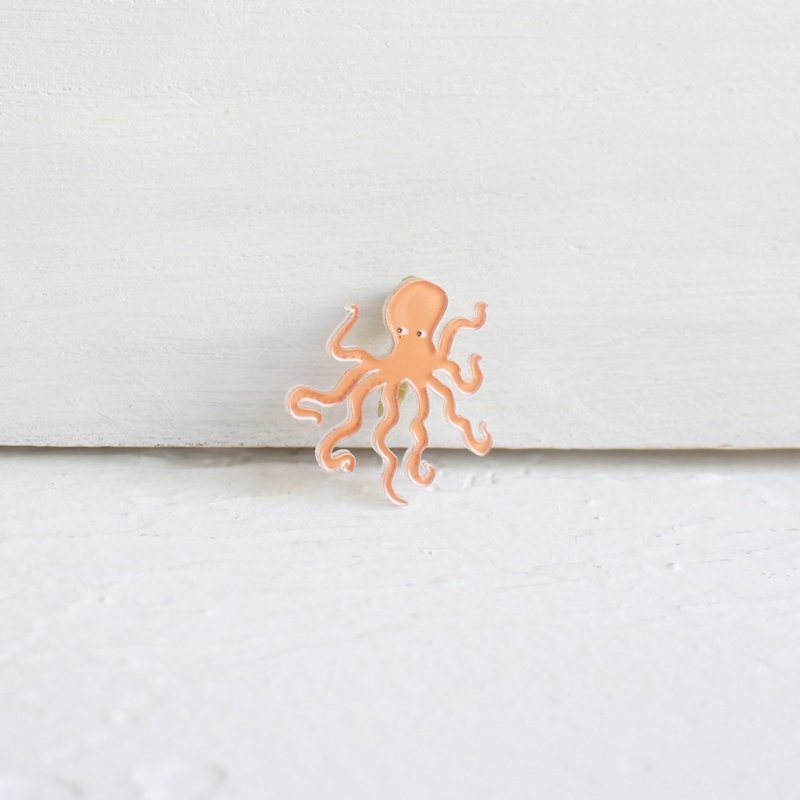 Octopus small pin I Story_Ocean Heart - Badges & Pins - Acrylic Orange