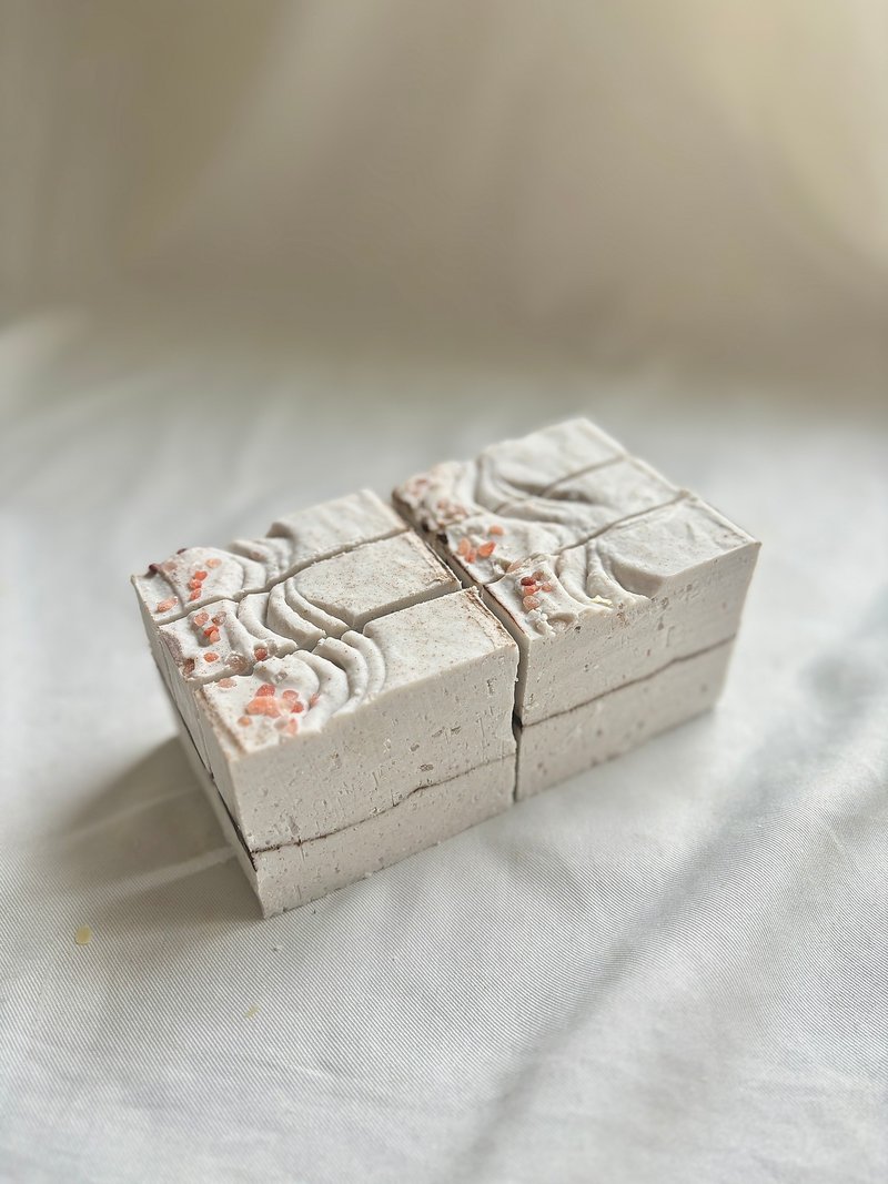 Salt Soap – Indigo Naturalis x Rose Salt - สบู่ - วัสดุอื่นๆ 