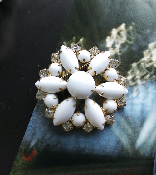 老時光角落 Vintage Jewelry 西洋古董飾品 煙花 牛奶玻璃 圈花 別針