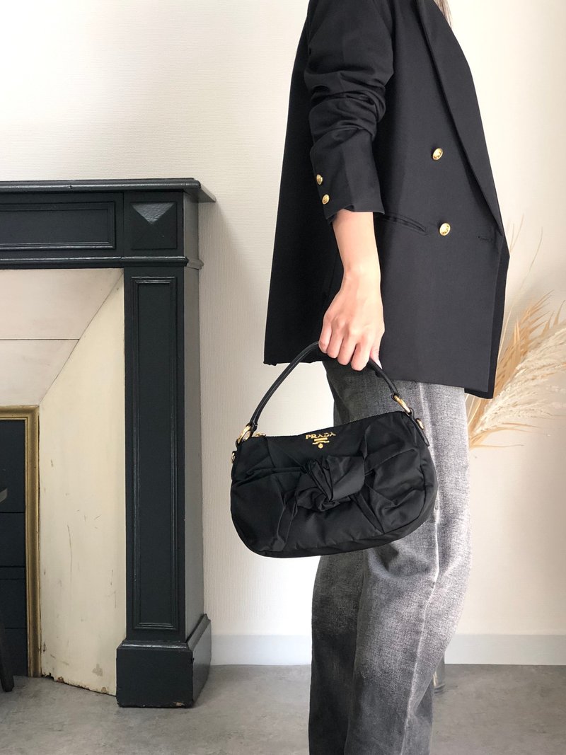 【 日本直送　名牌中古包 】PRADA プラダ ショルダーバッグ ブラック ロゴ リボン ナイロン 2way ワンショルダーバッグ vintage 33v85k - 側背包/斜背包 - 尼龍 黑色