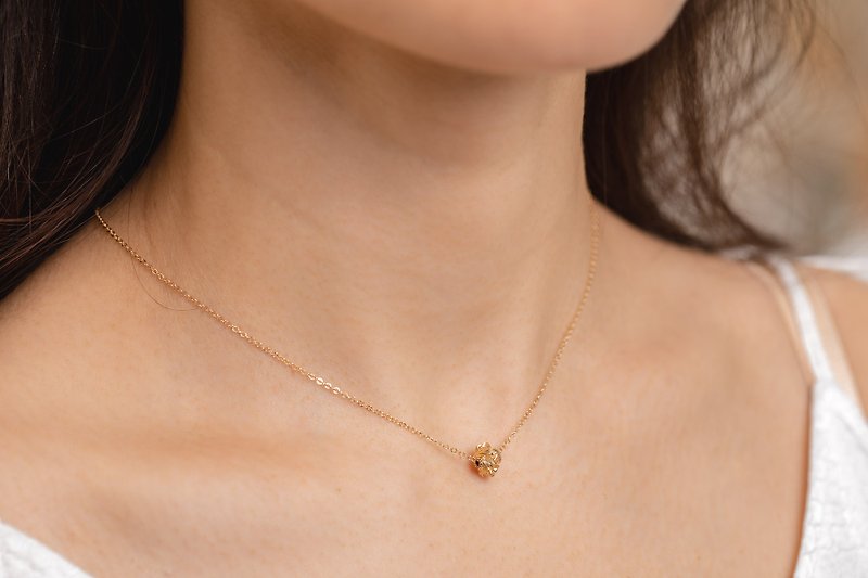 CHINA Necklace with dainty chain 14k Gold-Filled - Necklaces - Precious Metals Gold