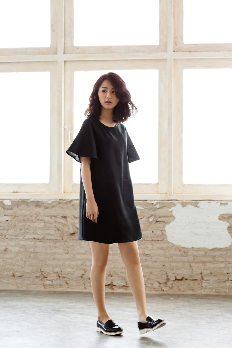 亞麻製扇形袖連身短裙-黑色 - 洋裝/連身裙 - 棉．麻 黑色