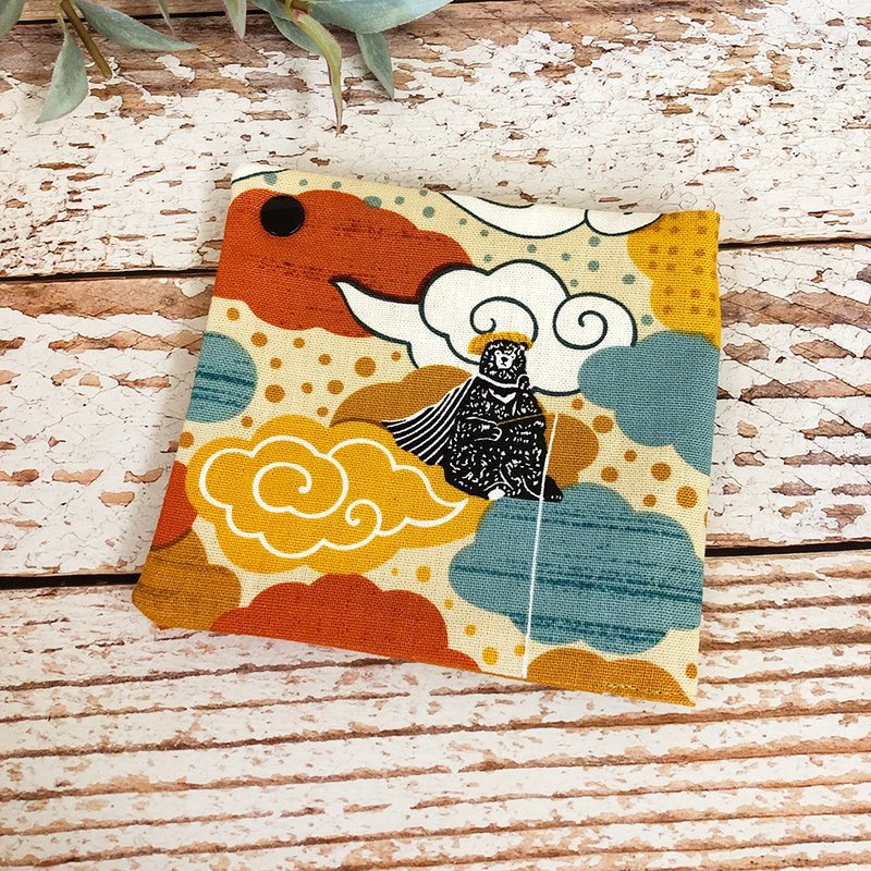 Mask Storage Bag Sanitary Pad-Kung Fu Fishing Bear - กระเป๋าเครื่องสำอาง - ผ้าฝ้าย/ผ้าลินิน สีส้ม