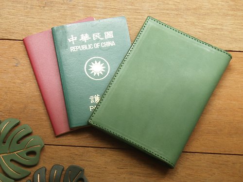 快速出貨【 維肯生活 】 Grass Green 手工真皮護照夾/護照套 (禮盒包裝/客製化刻印) 禮盒