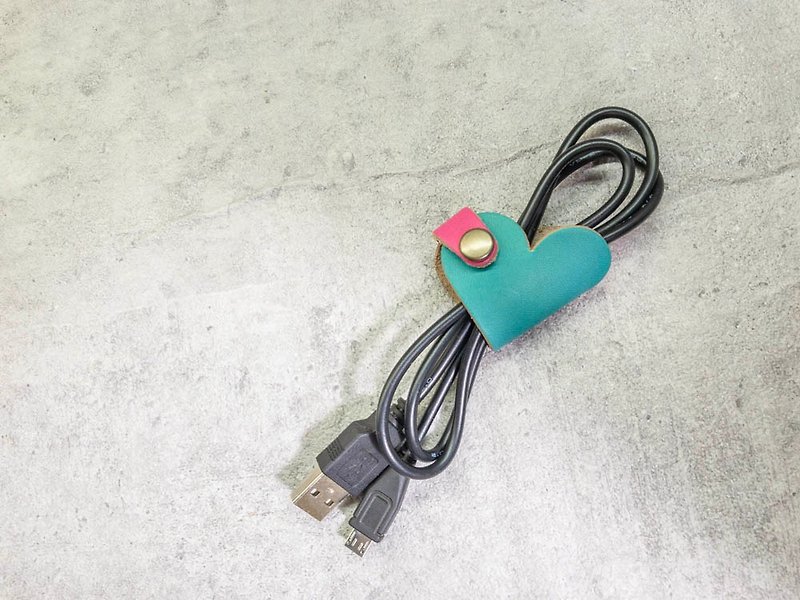 ONES　見せびらかしたいキャンディーカラー　ワンズハートコードリール　USBケーブルもOK　OHC-TP - コードホルダー - 革 ブルー