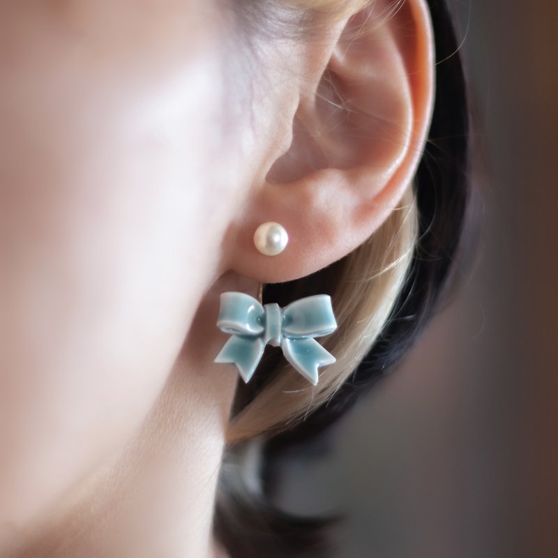 Ribbon catch / earrings / non-pierced / dull blue - ต่างหู - ดินเหนียว สีน้ำเงิน
