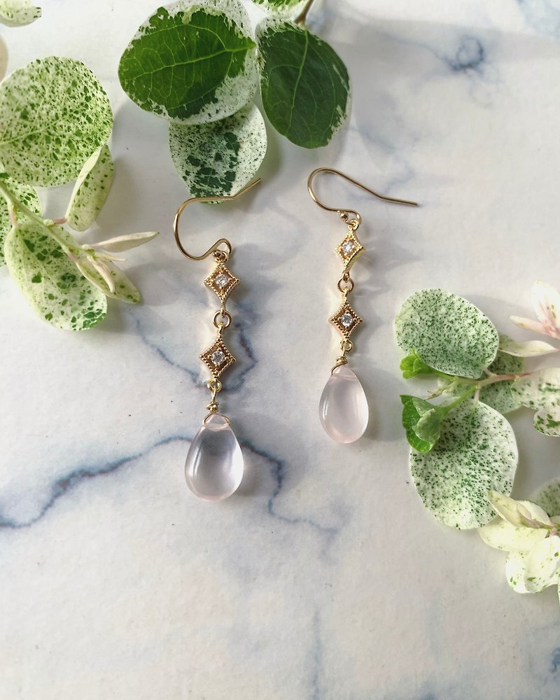 Handmade earrings budding pink crystal - Earrings & Clip-ons - Crystal Pink