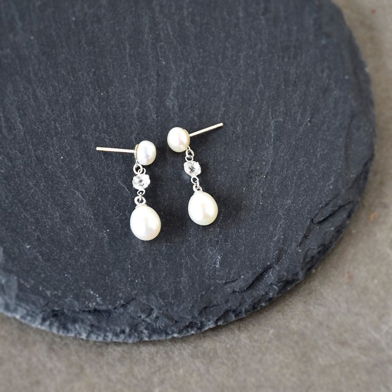 Handmade Beautiful Drop Pearl with white Topaz Earrings - ต่างหู - ไข่มุก ขาว