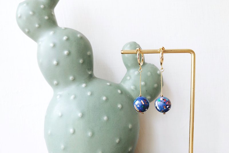 [Endorphin] Candy Stone Bead Pendant Earrings-Ice Mine - ต่างหู - เครื่องเพชรพลอย สีน้ำเงิน
