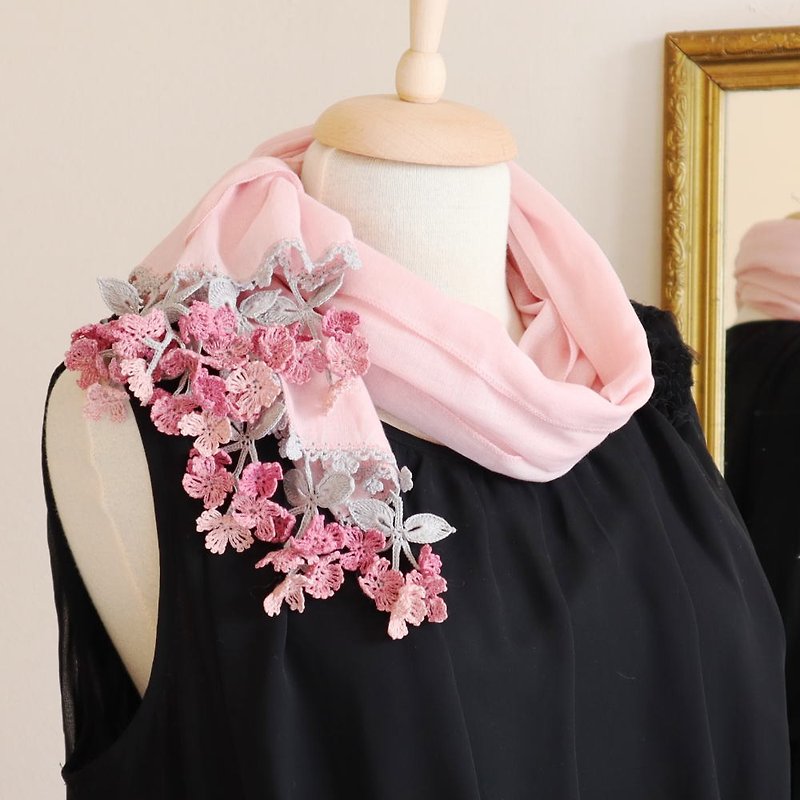OYA crochet Flower shawl- Flower of Wind- Fairy pink - ผ้าพันคอ - ผ้าฝ้าย/ผ้าลินิน สึชมพู