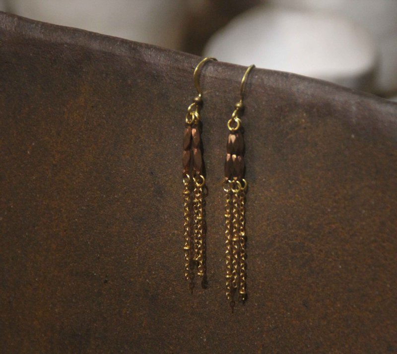 Temperament small tassel retro red Bronze earrings - Earrings & Clip-ons - Copper & Brass Gold