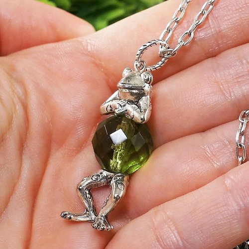 Tiny frog figurine glass frog miniature frog sculpture for