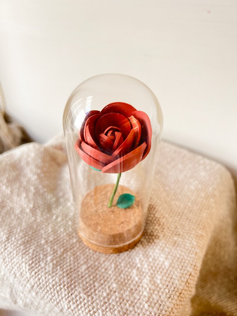 Handmade paper roses. A Rose Type B - ของวางตกแต่ง - กระดาษ สีแดง