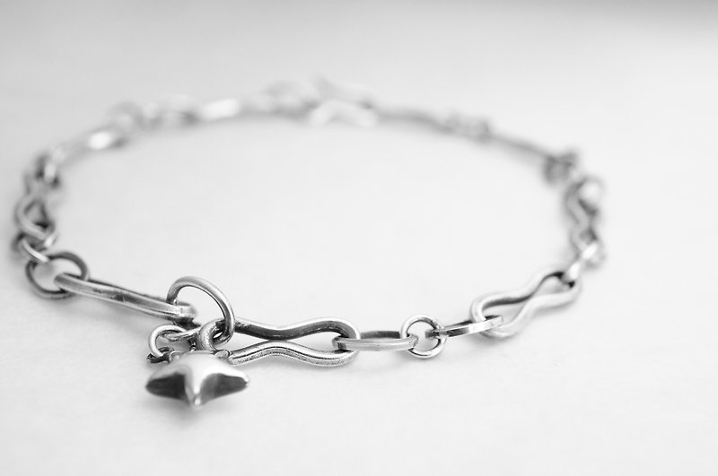 【janvierMade】Sterling Silver Tango Bracelet with Star Charm / Tango Artisan Chain Bracelet / 925 Sterling Silver - สร้อยข้อมือ - โลหะ 