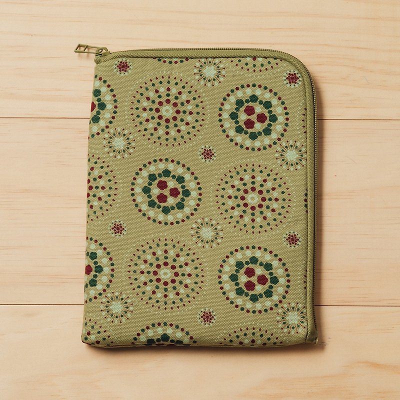 iPad Mini收納包/煙火/橄欖灰綠 - 平板/電腦保護殼 - 棉．麻 綠色