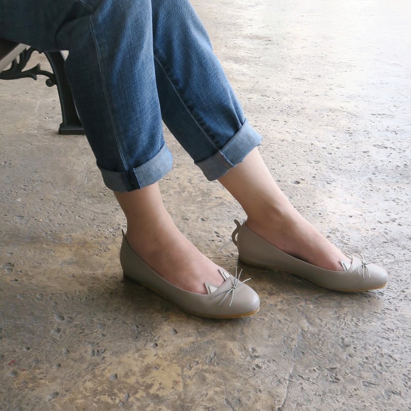 Wanna Cat Flat Shoes - Grey - 女休閒鞋/帆布鞋 - 其他材質 灰色