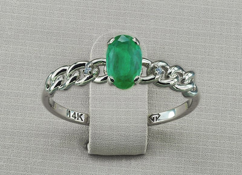 14k gold ring with emerald and diamonds. - 戒指 - 貴金屬 金色