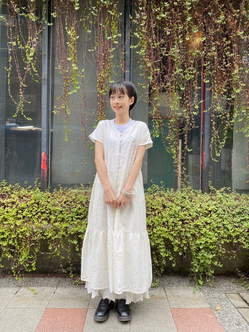 【熱門預購】鏤空蕾絲植物圖案刺繡洋裝(2色)4082216047 - 洋裝/連身裙 - 棉．麻 白色