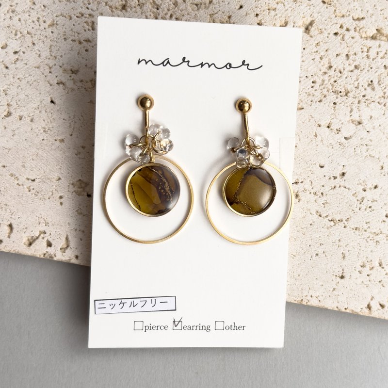 【1点のみ】ブラウン　ラウンド　アルコールインクアート　イヤリング　ピアス　サージカルステンレス  金属アレルギー対応　ゴールド　茶色　大ぶり　揺れる　丸 - 耳環/耳夾/耳骨夾 - 樹脂 咖啡色