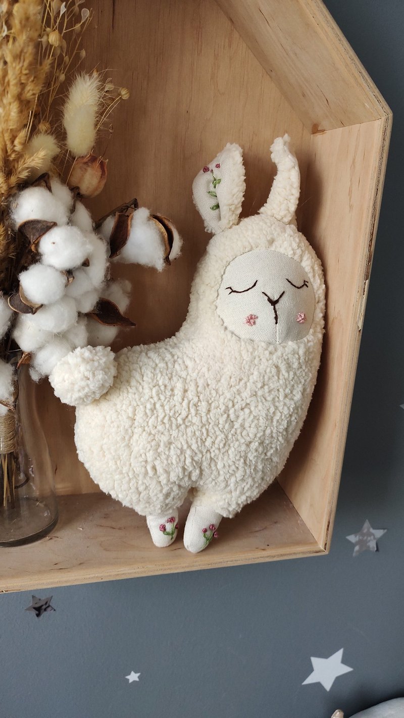 llama, alpaca handmade toy. Height 28 cm. Made of linen fabr - 寶寶/兒童玩具/玩偶 - 其他材質 