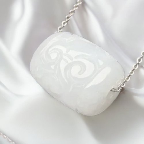 瓔珞珠寶盒 E.L.Jewelry Box 冰糯綠翡翠雕花路路通項鍊 | 天然緬甸玉翡翠A貨